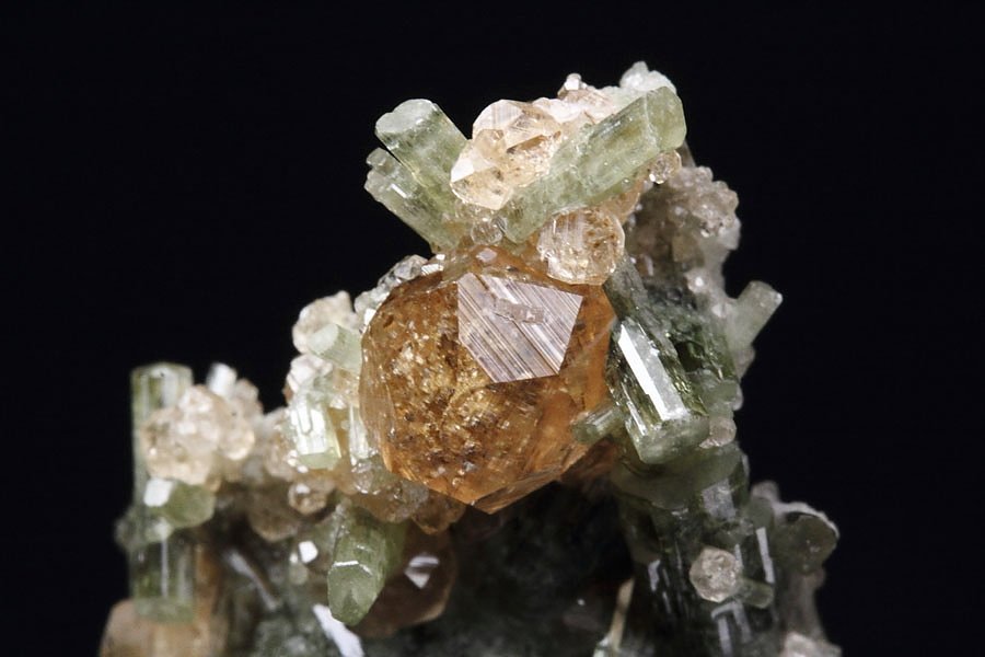 gem GARNET var. GROSSULAR, DIOPSIDE