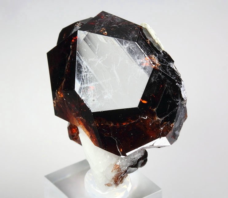 gem GARNET var. SPESSARTINE, ALBITE