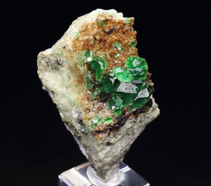 gem GARNET var. GROSSULAR var. CHROMIAN, DIOPSIDE