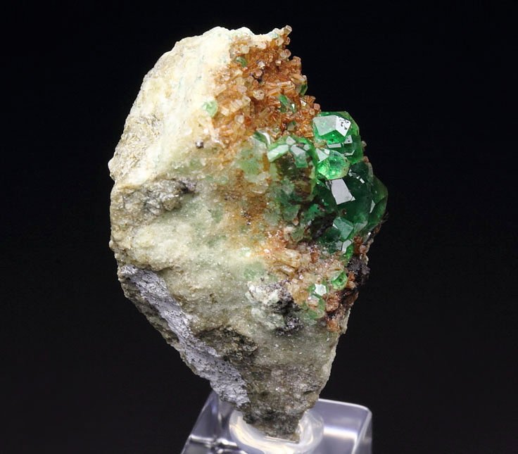 gem GARNET var. GROSSULAR var. CHROMIAN, DIOPSIDE