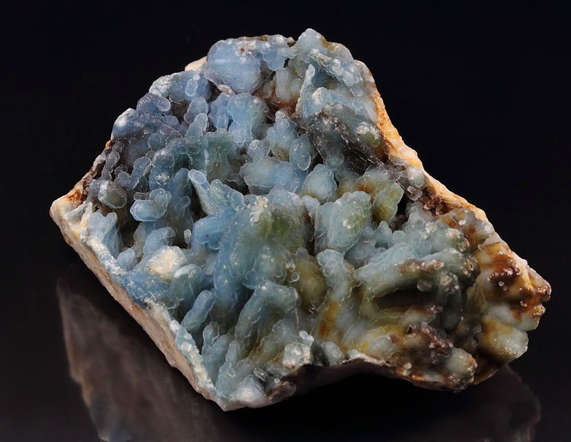 PLUMBOGUMMITE