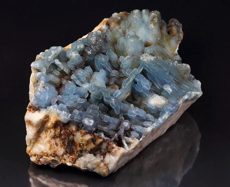 PLUMBOGUMMITE