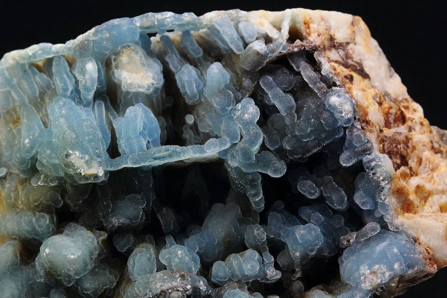 PLUMBOGUMMITE