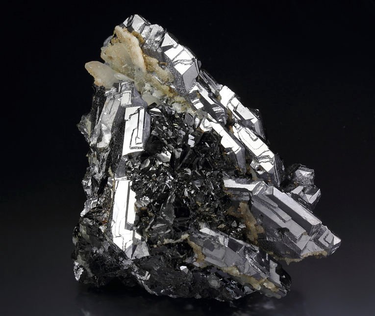 GALENA - SPINEL LAW TWIN, SPHALERITE, QUARTZ, CALCITE