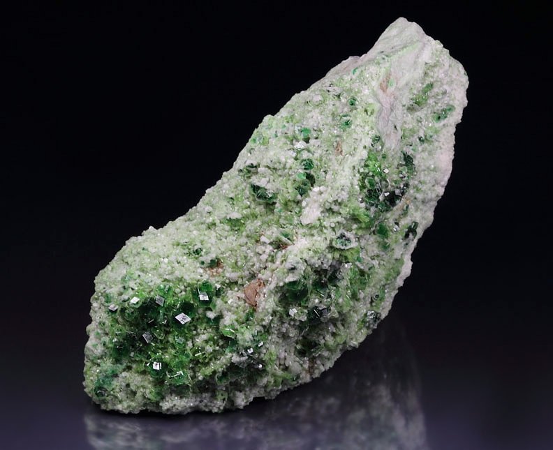 gem GARNET var. GROSSULAR var. CHROMIAN, DIOPSIDE, CHROMITE