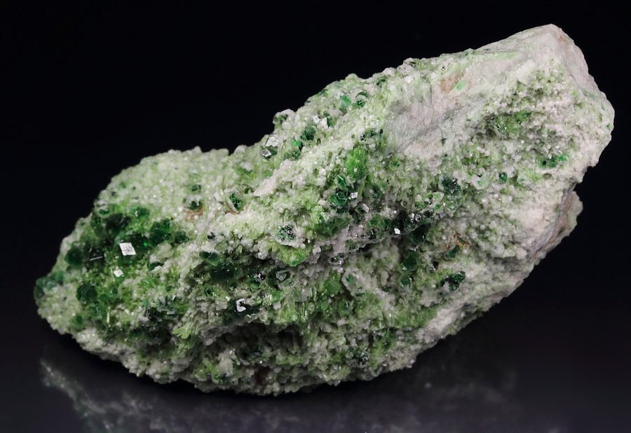 gem GARNET var. GROSSULAR var. CHROMIAN, DIOPSIDE, CHROMITE