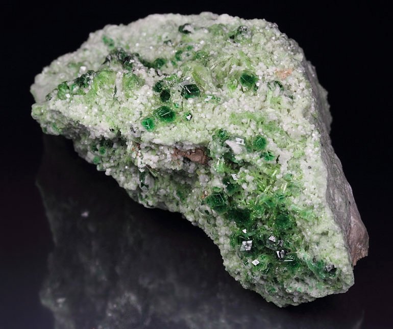 gem GARNET var. GROSSULAR var. CHROMIAN, DIOPSIDE, CHROMITE