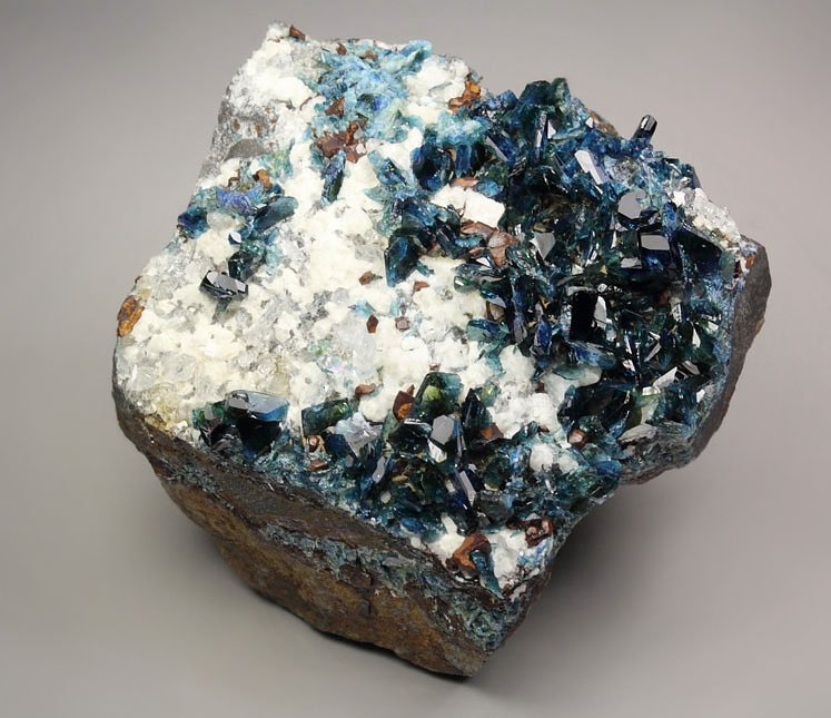 gem LAZULITE, SIDERITE, QUARTZ, ALBITE