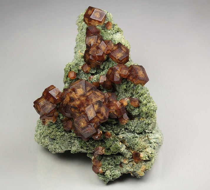 GARNET var. ANDRADITE, HEDENBERGITE