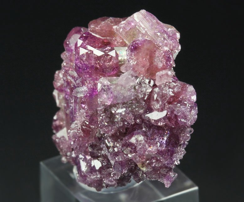 gemmy VESUVIANITE var. MANGANOAN