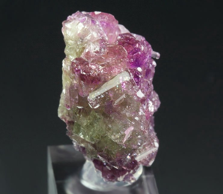 gemmy VESUVIANITE var. MANGANOAN