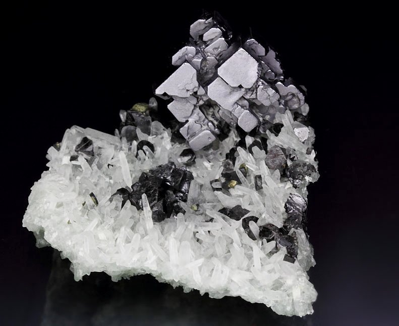 skeletal GALENA, SPHALERITE, CHALCOPYRITE, QUARTZ