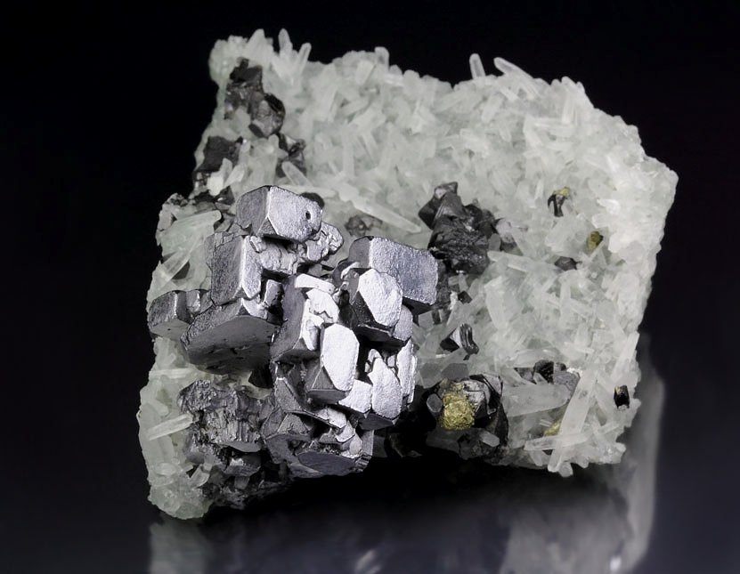 skeletal GALENA, SPHALERITE, CHALCOPYRITE, QUARTZ