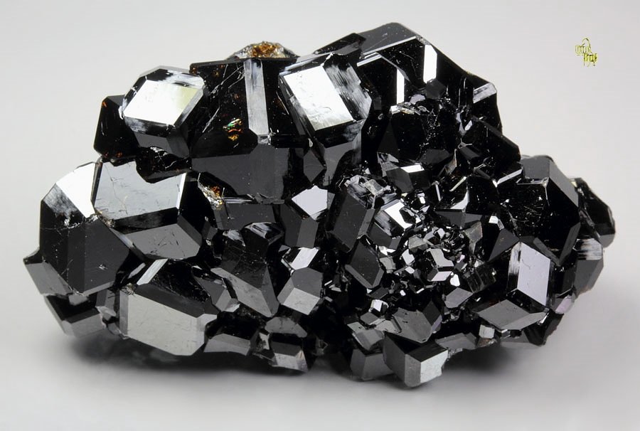 GARNET var. ANDRADITE var. MELANITE