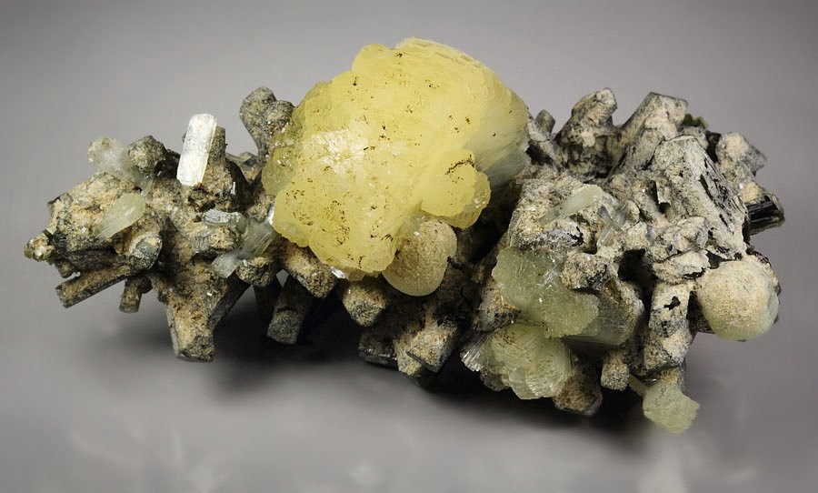 iridescent EPIDOTE, STILBITE-STELLERITE series, PREHNITE - floater