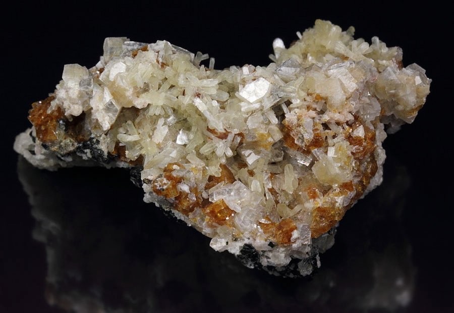 CHABAZITE, STILBITE, HEULANDITE