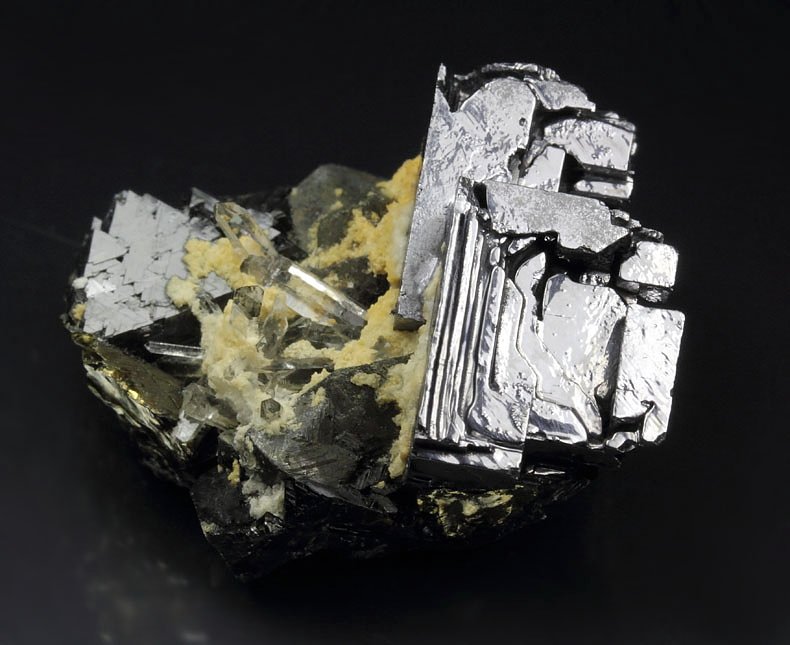 skeletal GALENA, SPHALERITE, CHALCOPYRITE, QUARTZ