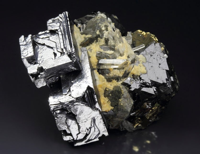 skeletal GALENA, SPHALERITE, CHALCOPYRITE, QUARTZ