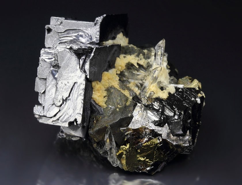 skeletal GALENA, SPHALERITE, CHALCOPYRITE, QUARTZ