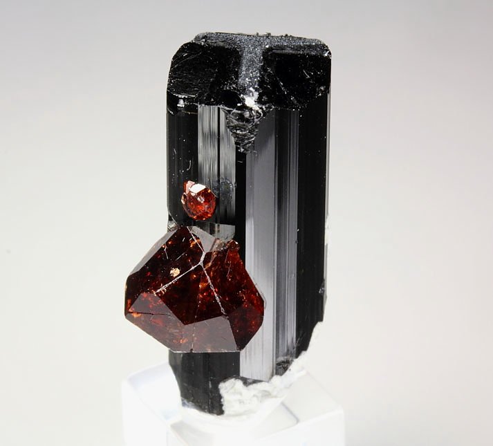 gem GARNET var. SPESSARTINE, TOURMALINE var. SCHORL