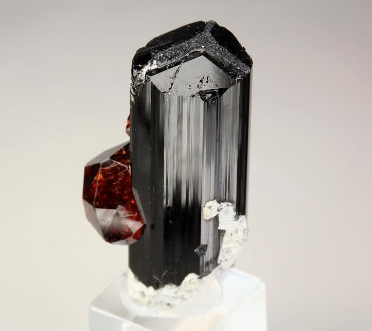 gem GARNET var. SPESSARTINE, TOURMALINE var. SCHORL