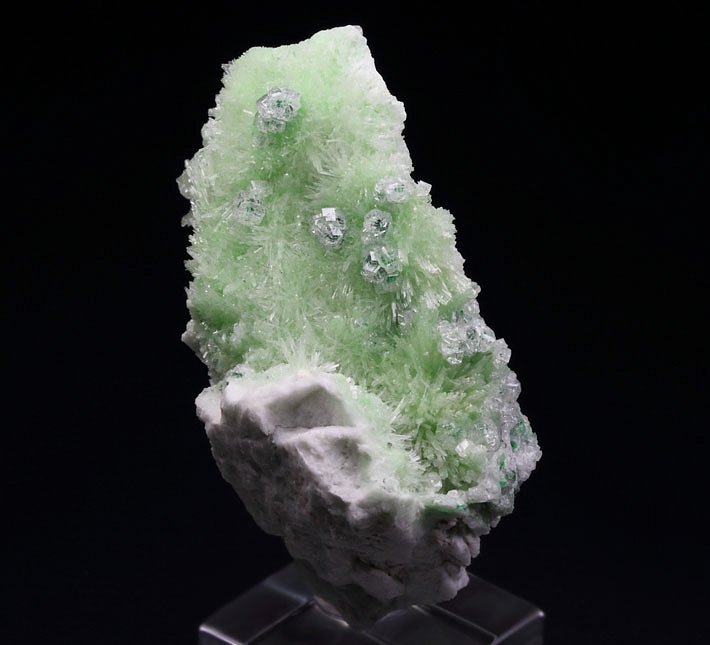 colorless gem GARNET var. GROSSULAR with GREEN CHROMIAN PHANTOMS, DIOPSIDE