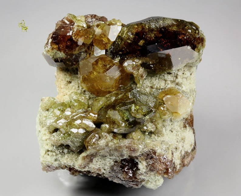 gem GARNET var. GROSSULAR, gem VESUVIANITE