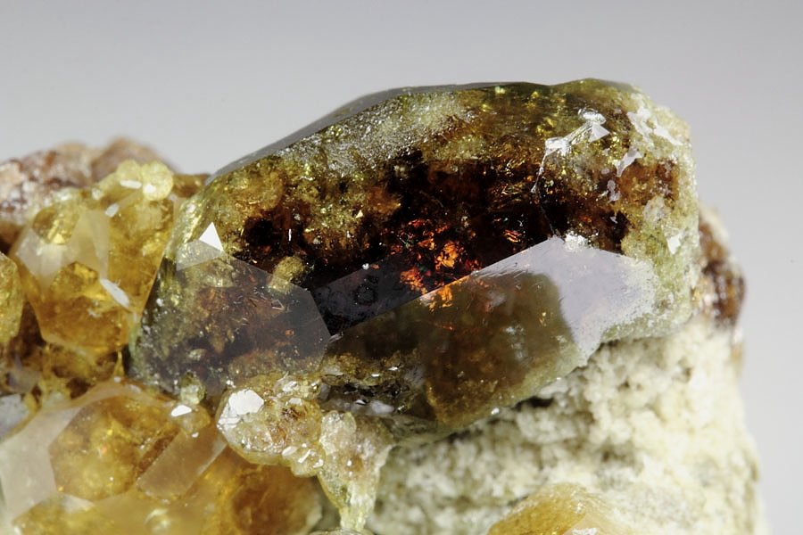 gem GARNET var. GROSSULAR, gem VESUVIANITE