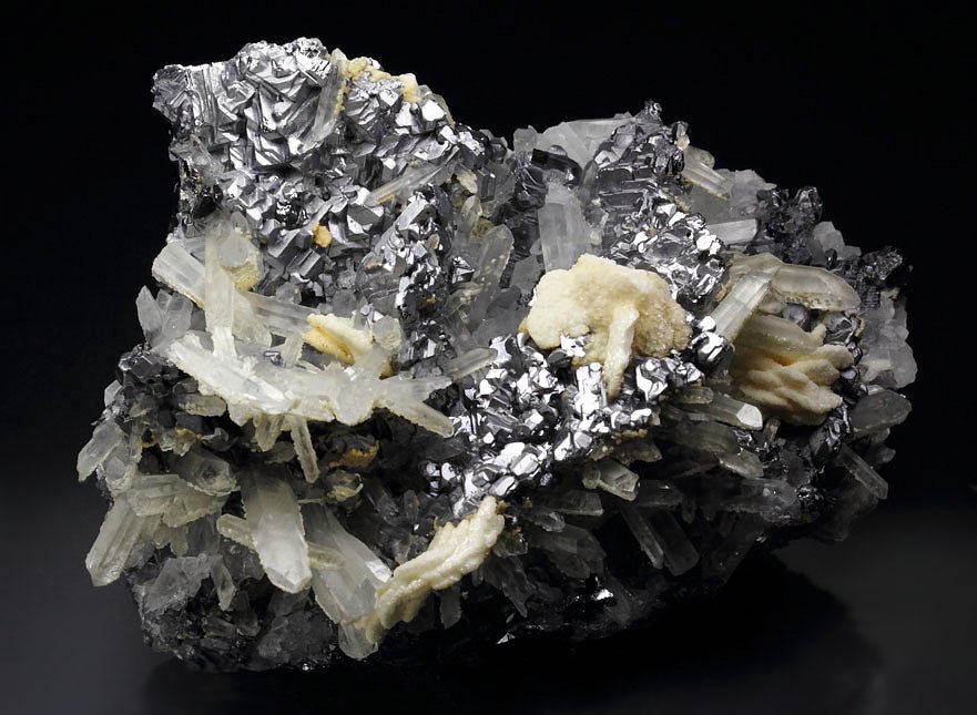GALENA SPINEL LAW TWIN, CALCITE, QUARTZ