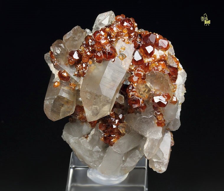 gem GARNET var. SPESSARTINE, QUARTZ