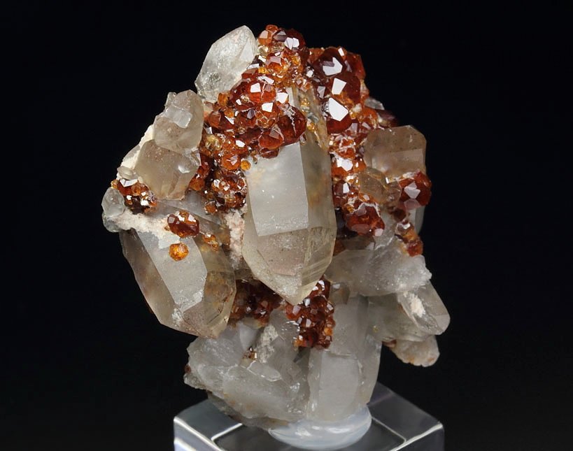 gem GARNET var. SPESSARTINE, QUARTZ