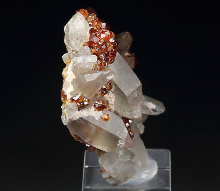 gem GARNET var. SPESSARTINE, QUARTZ