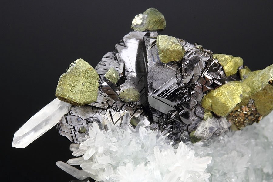 SPHALERITE, CHALCOPYRITE, QUARTZ, PYRITE, GALENA