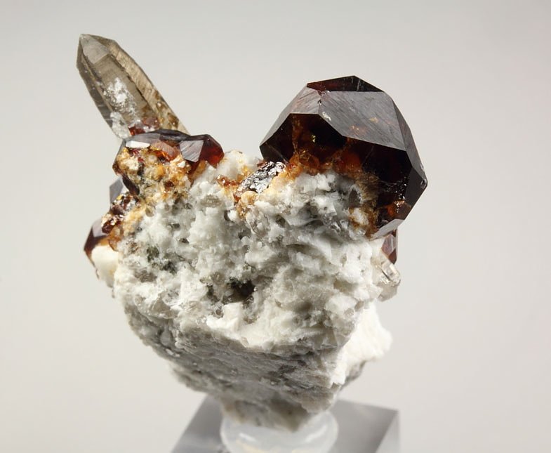 gemmy GARNET var. SPESSARTINE, QUARTZ var. SMOKY