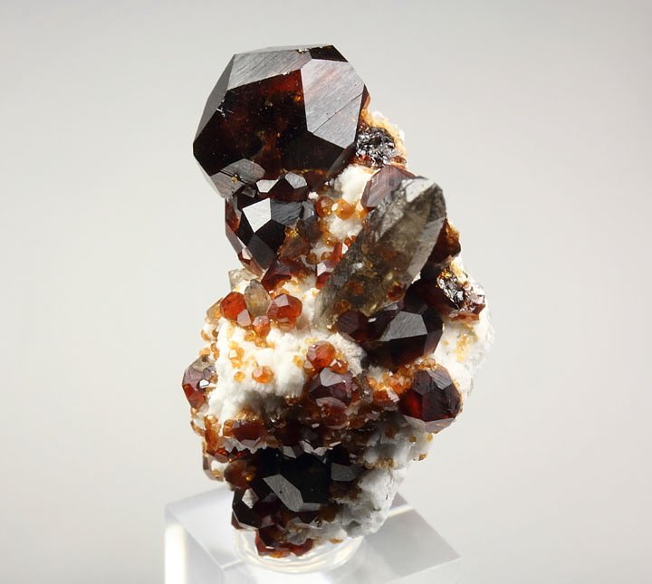 gemmy GARNET var. SPESSARTINE, QUARTZ var. SMOKY