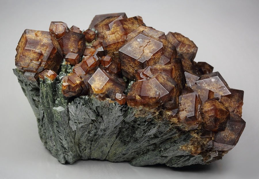 GARNET var. ANDRADITE, HEDENBERGITE