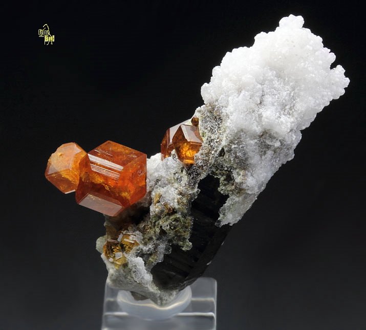 gem GARNET var. SPESSARTINE, QUARTZ var. SMOKY, QUARTZ