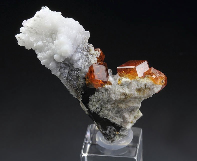 gem GARNET var. SPESSARTINE, QUARTZ var. SMOKY, QUARTZ