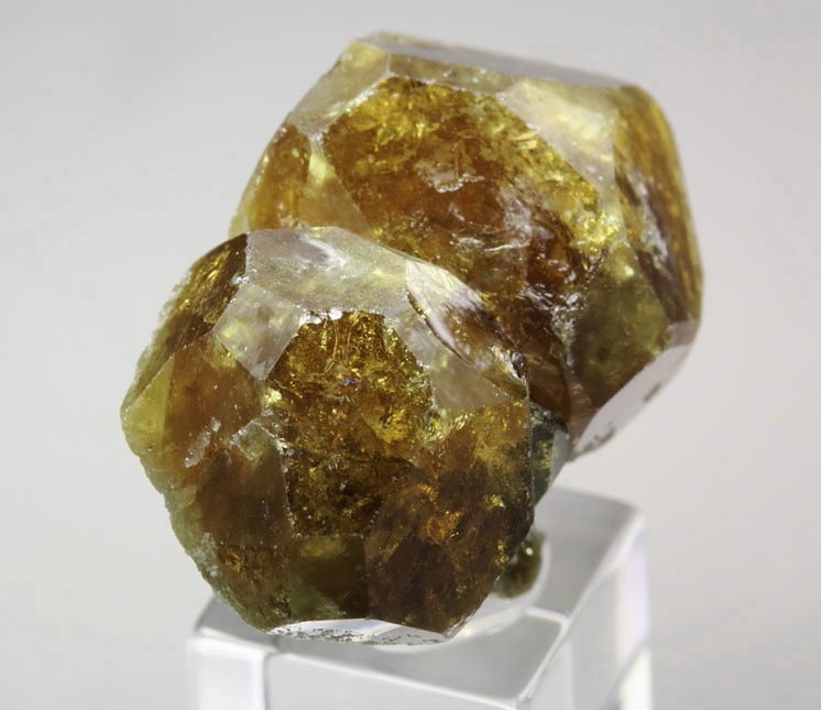 gemmy GARNET var. GROSSULAR