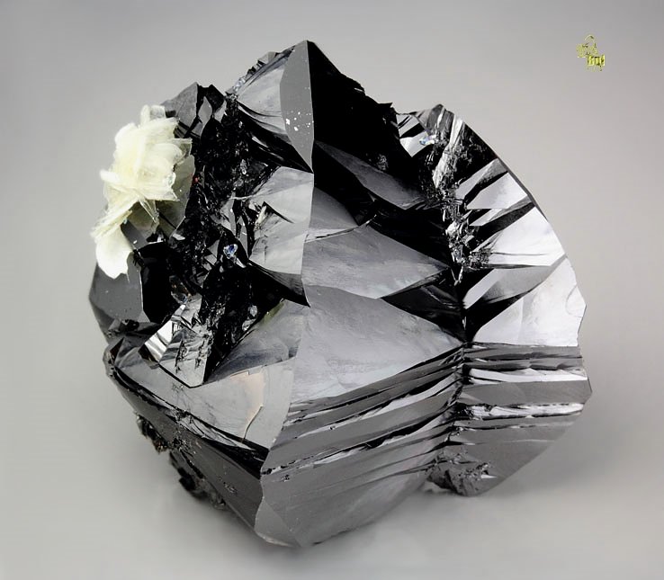 CASSITERITE twinned