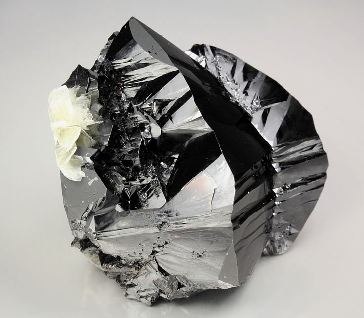 CASSITERITE twinned