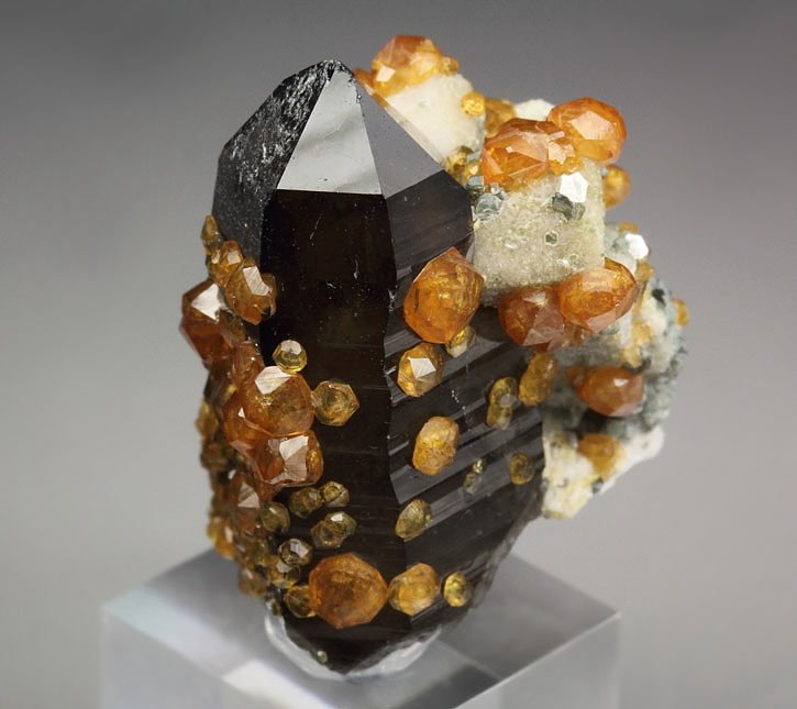 gem GARNET var. SPESSARTINE, QUARTZ var. SMOKY