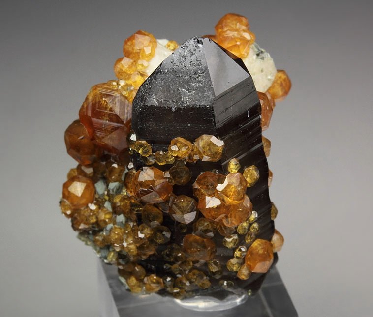 gem GARNET var. SPESSARTINE, QUARTZ var. SMOKY