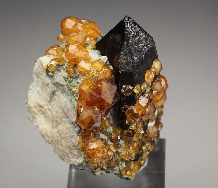 gem GARNET var. SPESSARTINE, QUARTZ var. SMOKY