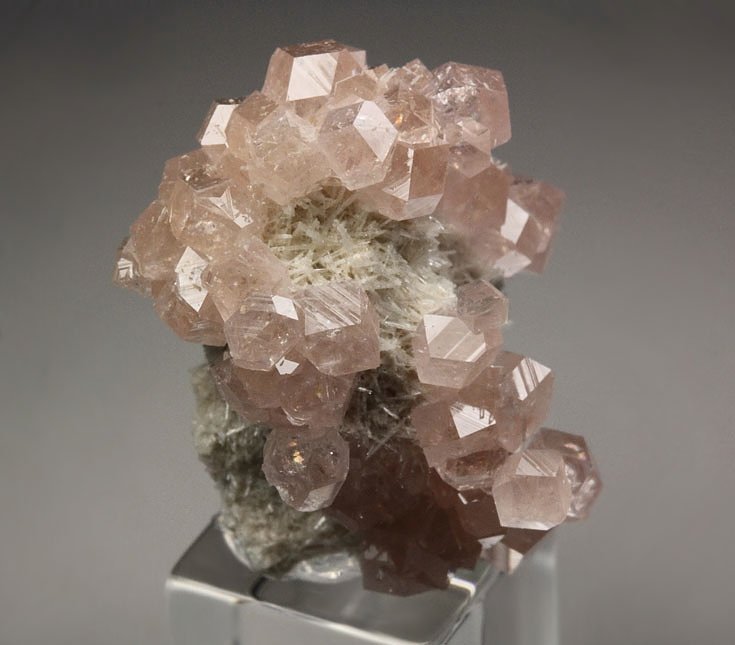 gem pink GARNET var. GROSSULAR, DIOPSIDE