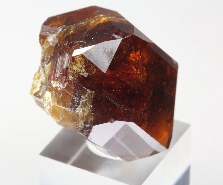 gem GARNET var. GROSSULAR