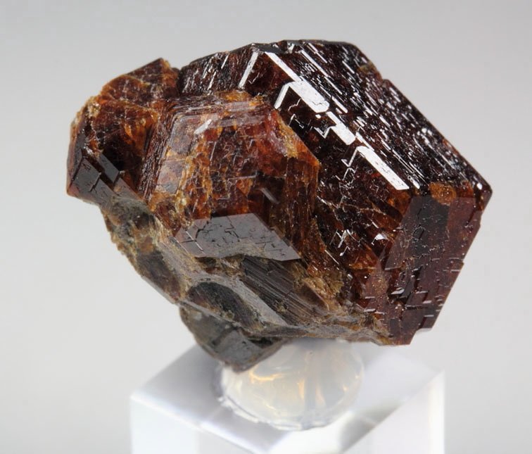 GARNET var. GROSSULAR