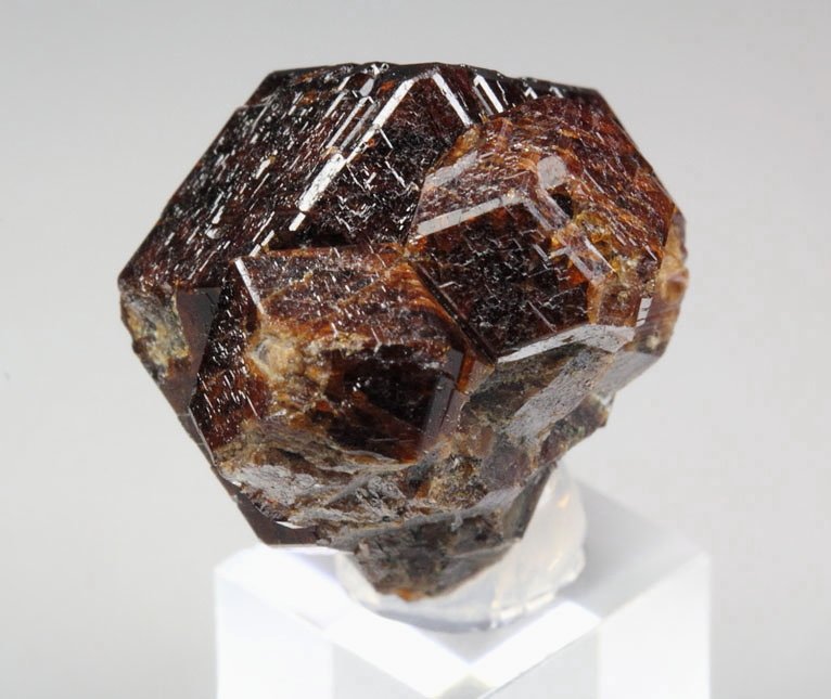 GARNET var. GROSSULAR