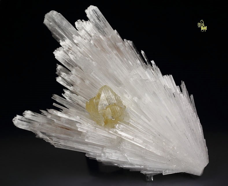 gem POWELLITE, SCOLECITE, APOPHYLLITE