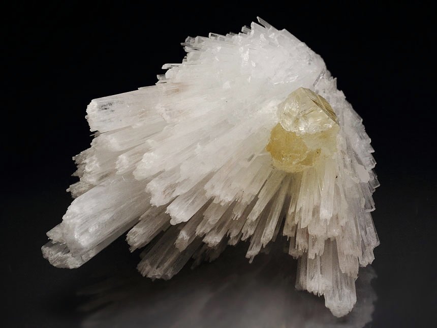 gem POWELLITE, SCOLECITE, APOPHYLLITE